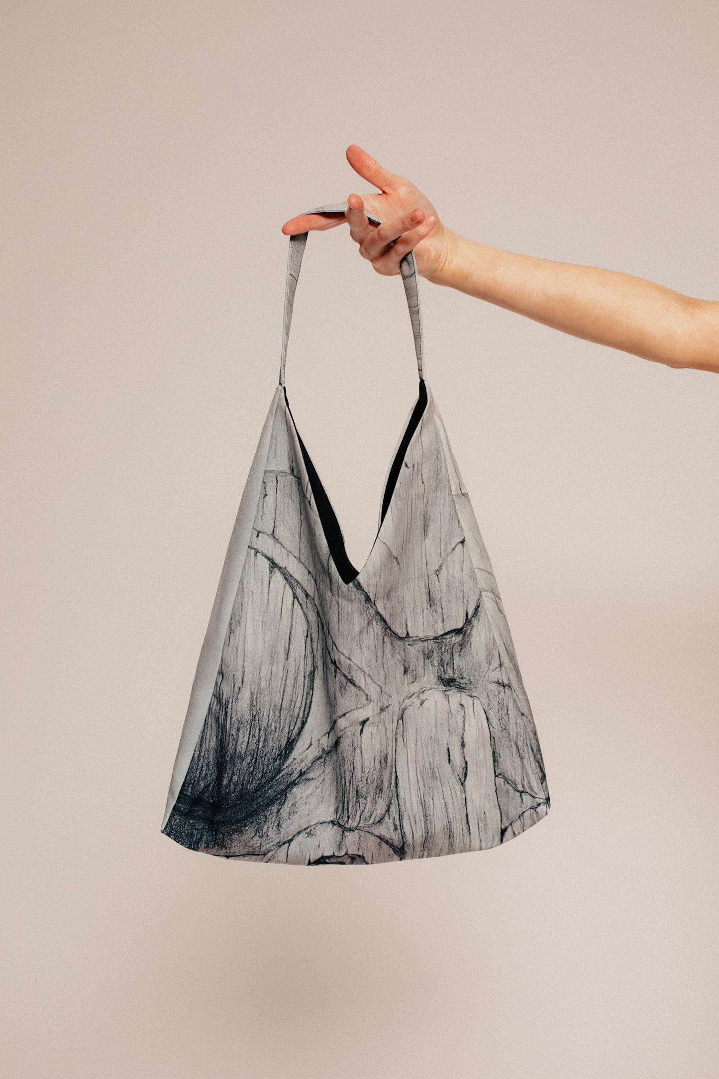 X̱aadas Gyaa'angaa Tulip Bag